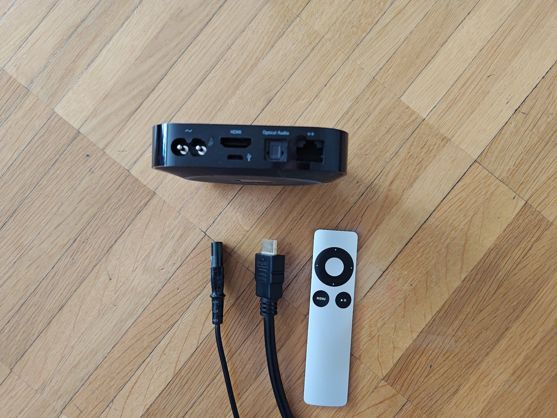 Apple Lettore multimediale & Streamer: Apple TV mit HDMI und Netzwerkkabel – Usato da Hochdorf venduto da all_u_want 1