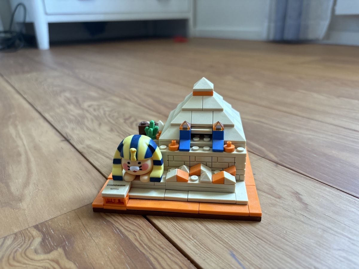 Spielzeuge: Süsse LEGO Mini-Pyramide mit Sphinx Figur – Gebraucht aus Ennetbaden von r_erne