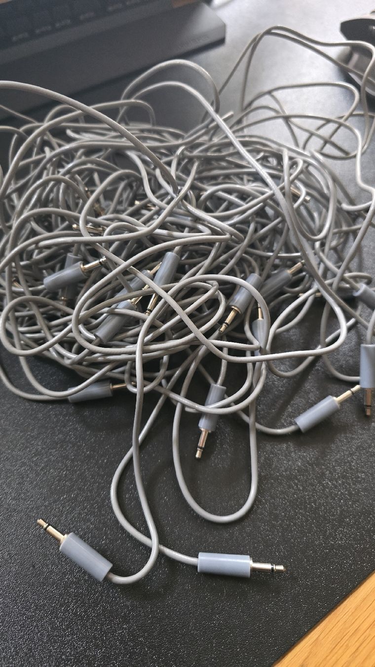 Kabel: 1 haufen Patchkabel – Gebraucht aus Volketswil von SapereAude 1