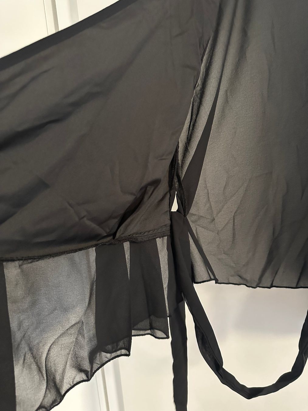 Shein Blusen: originelle edle schwarze Wickelbluse Gothic – Gebraucht aus Freudwil von Feenland2010 1