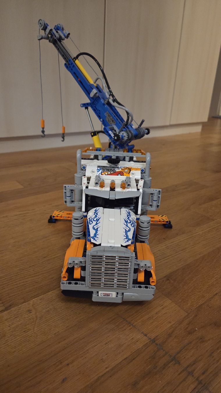 Lastwagen: Lego Technic/ Schwerlast Abschleppwagen – Gebraucht aus Esslingen von Bolormaa