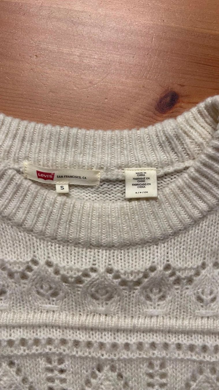 Levi's Maglioni & Felpe: Levi's Strickpullover – Usato da Seengen venduto da nad_cn92