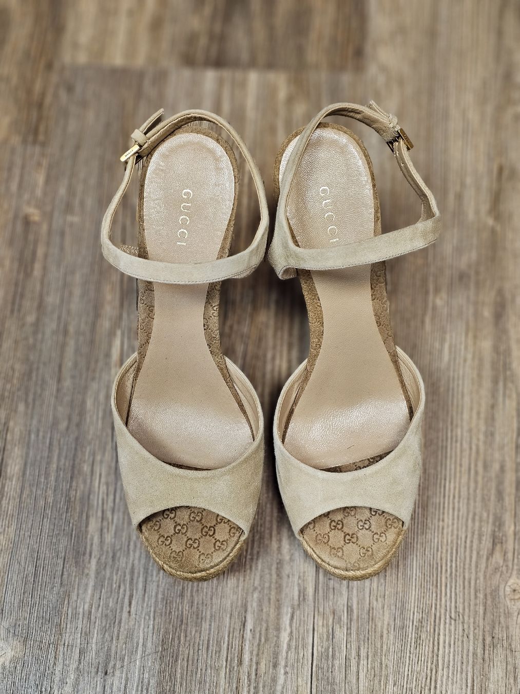 Gucci Damenschuhe: Gucci Keilabzatz Sandalen – Gebraucht aus Zürich von finesse.shop