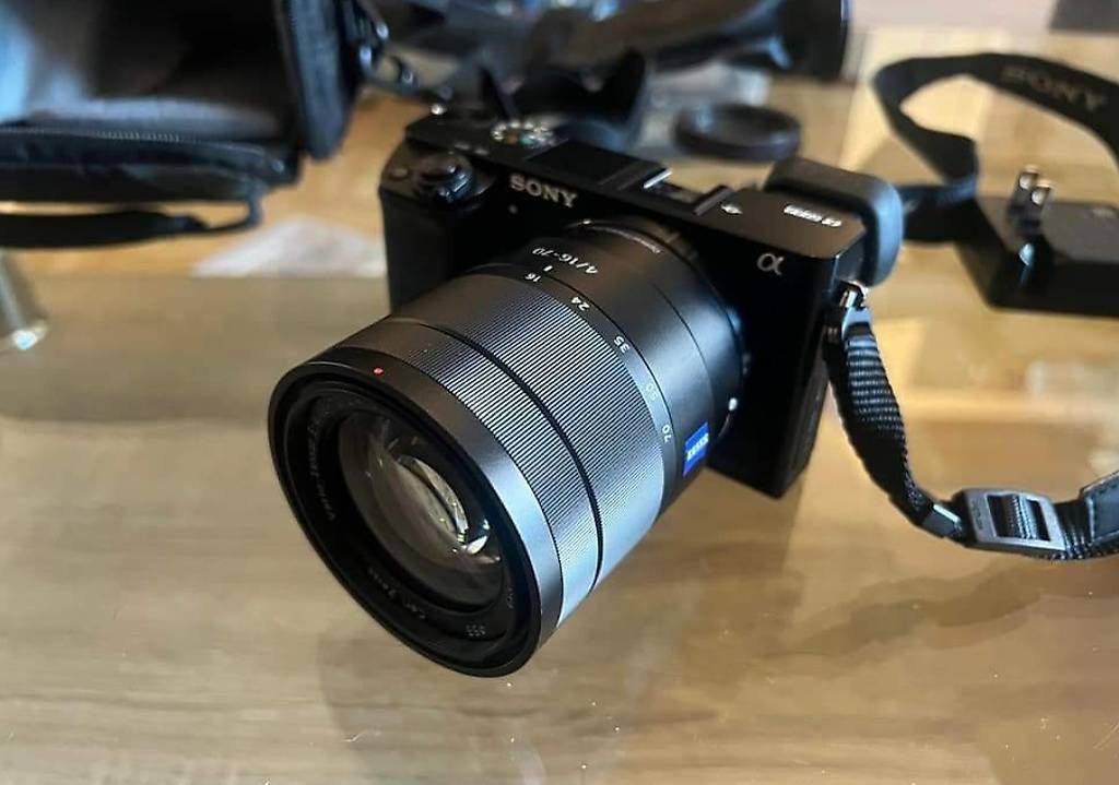 Appareil photo: Sony a6000 camera – D'occasion à Allschwil par rajmahal 1