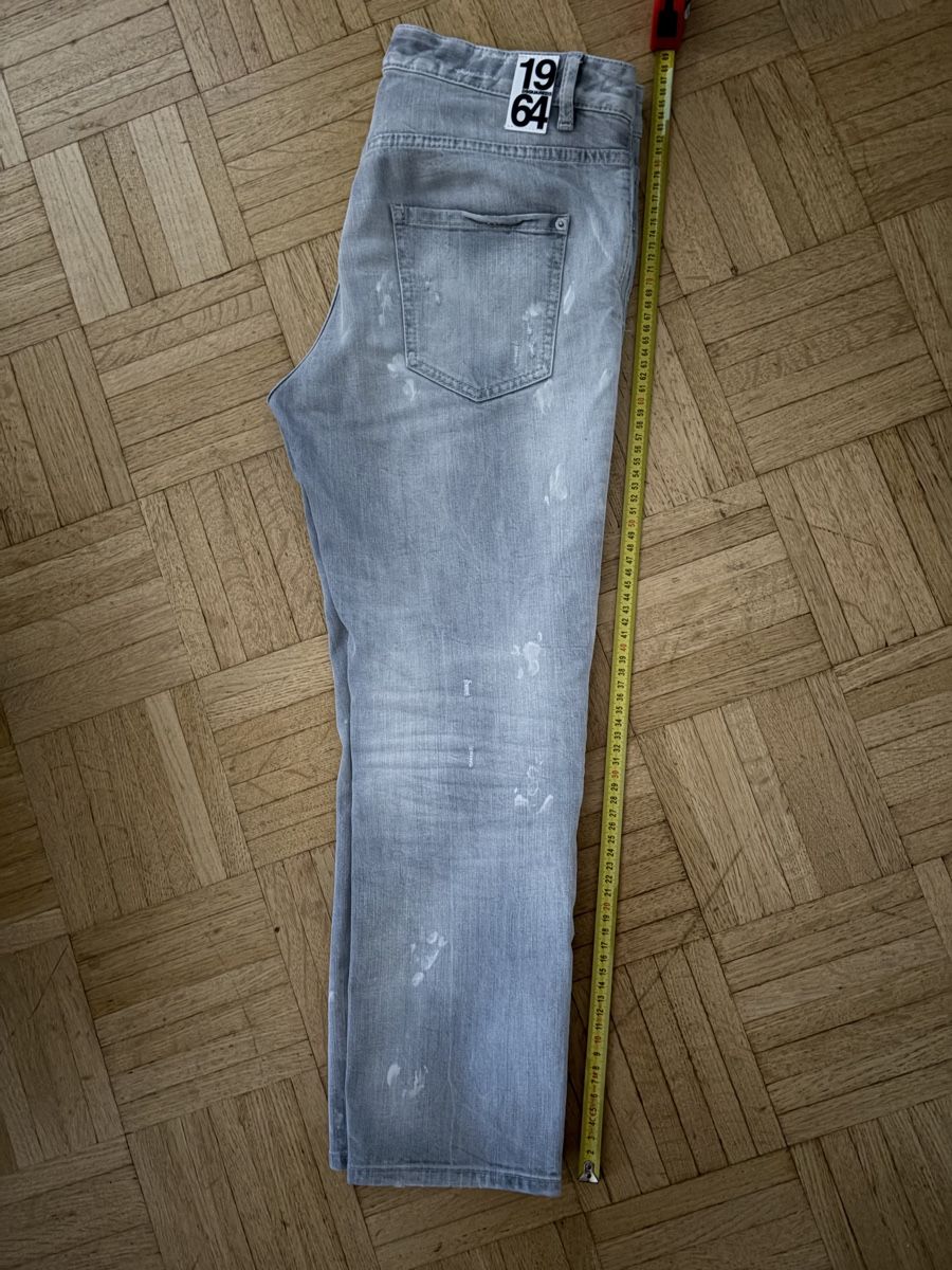 Dsquared2 Jeans: Dsquared2 Grau Jeans 40 (S) – Nuovo (secondo la descrizione) da Baar venduto da ViennaG 7