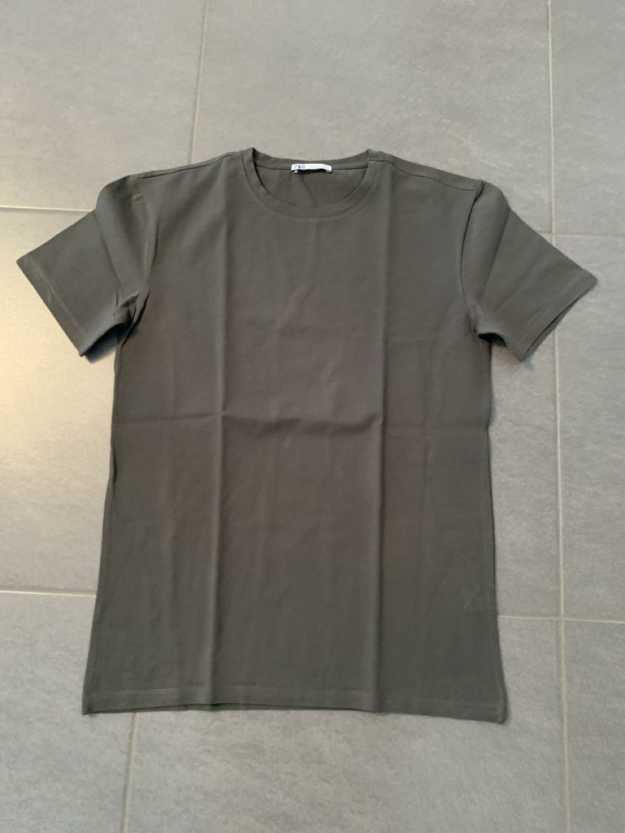Zara T-shirt: T-shirt Zara – Usato da Collombey venduto da amina36