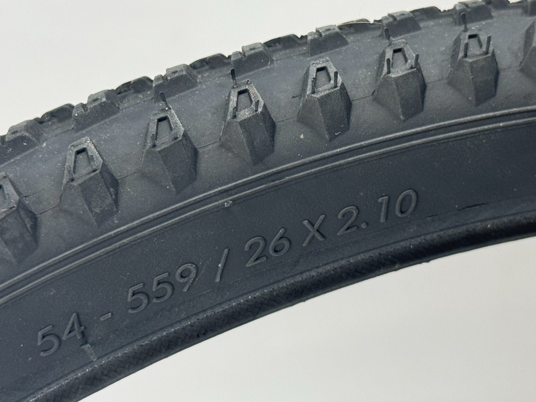 Sonstiges Schreiben & Zeichnen: B'Twin Tubeless Ready 26 x 2.10 – Gebraucht aus Lausanne von PlusValue_Lausanne 2