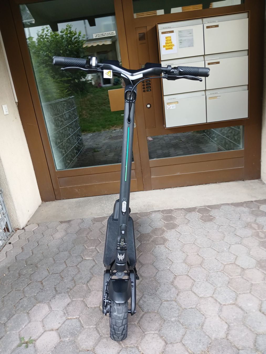 Scooters: E-Scooter Acer Predator Thunder – D'occasion à Felsberg par cla_t9vc 1