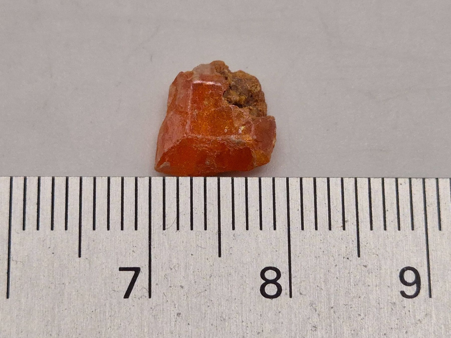 Pietre preziose: Wulfenit ; Sidshak, Usbekistan; 4.7ct. – Nuovo e nell'imballaggio originale da Winterthur venduto da LukasMineralienOase 2