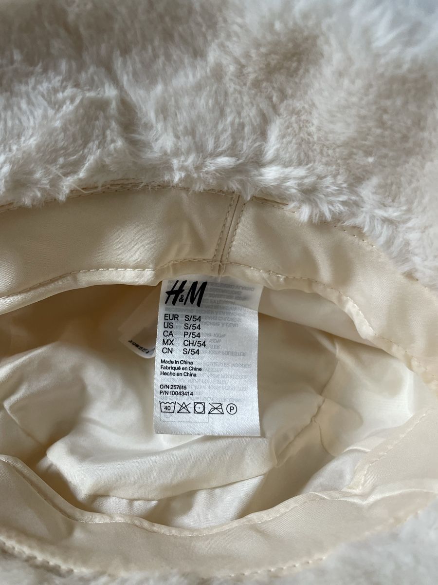H&M Copricapi, berretti & cappellini: Bob en fourrure – Usato da Concise venduto da Lae99 2