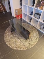 Glascouchtisch mit speziellem Fuss - Guter Zustand!