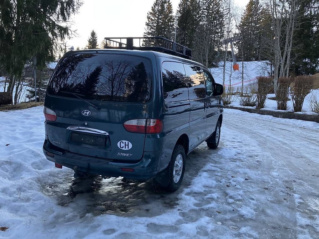 Autos: Hyundai Starex 2.5TDI 4WD / Camper – Gebraucht aus Pfäffikon SZ von rom_2s75 2