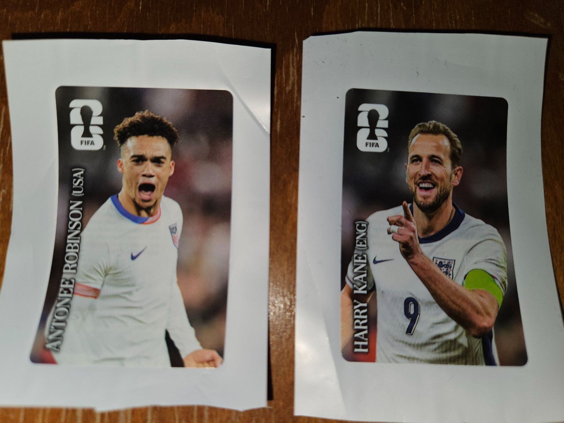 Panini Cartes à collectionner: 2 Panini FIFA Sticker 2026 Harry Kane, Antonee Robinson USA – Neuf (Voir description) à Strengelbach par schmetterling20