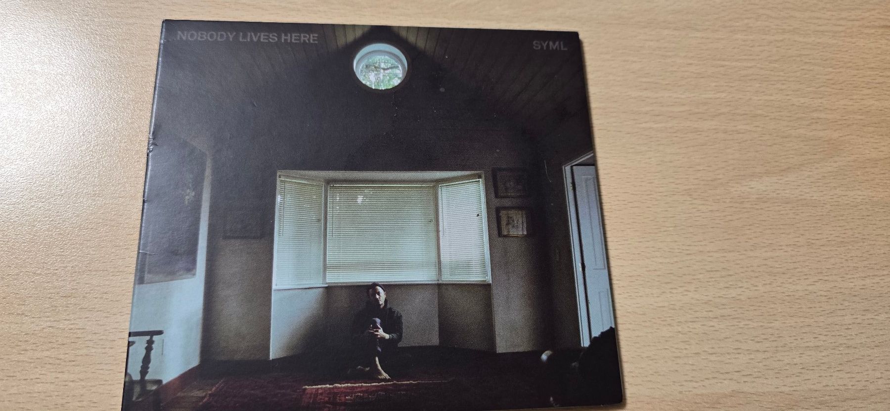 CD: CD SML Nobody lives here – Nuovo (secondo la descrizione) da Meggen venduto da Mcgiver_1