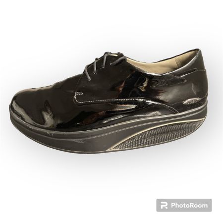 Schuhe: MBT Lackleder (39)
