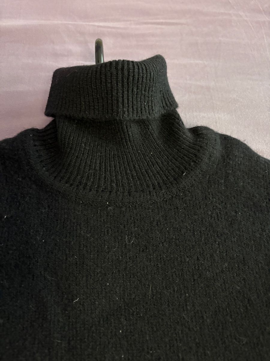 Maglioni & Felpe: Schwarzer Rollkragenpullover aus Wolle , Grösse S – Usato da Dübendorf venduto da chlinibetris 3