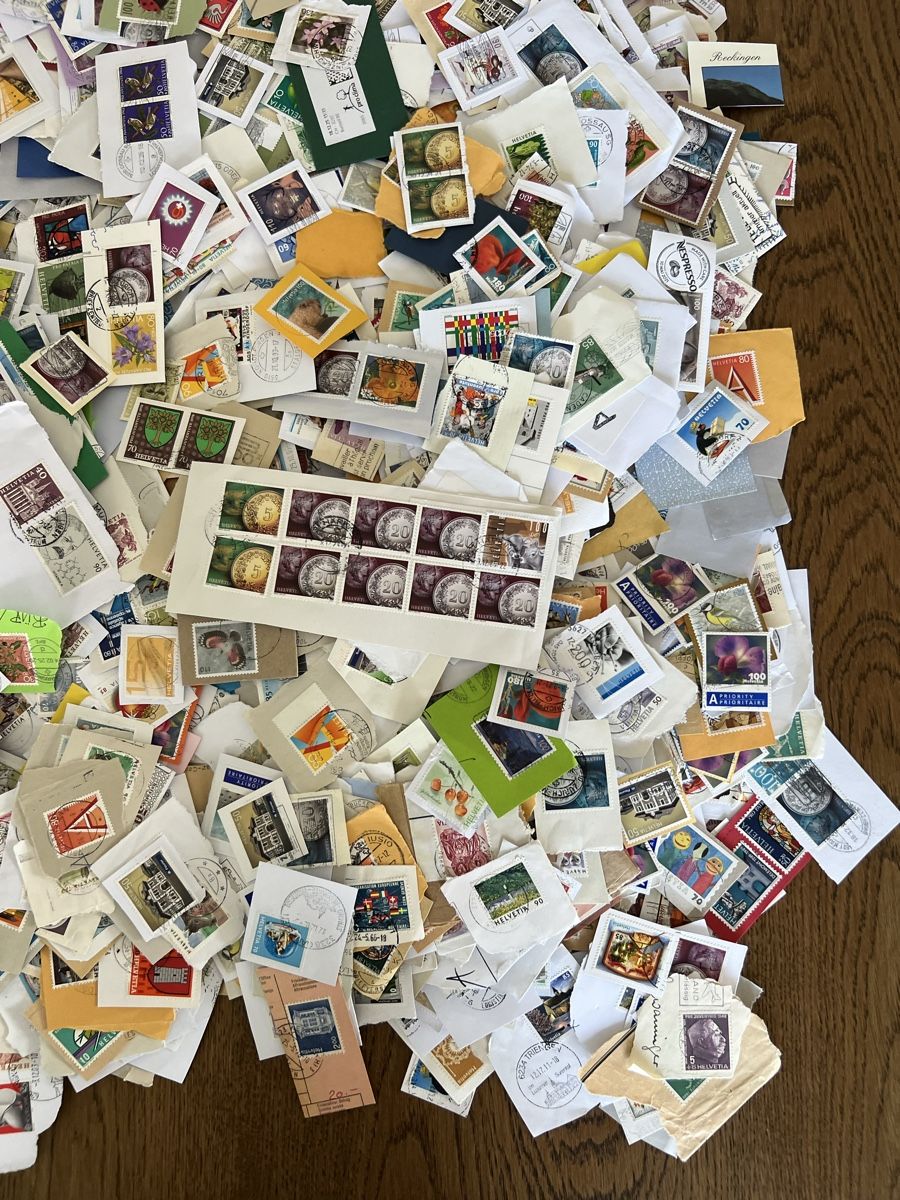 Tutti i francobolli: 3,2kg inkl. Schachtel Schweizer Briefmarkenabschnitte – Usato da Braunau venduto da Desil2511 4