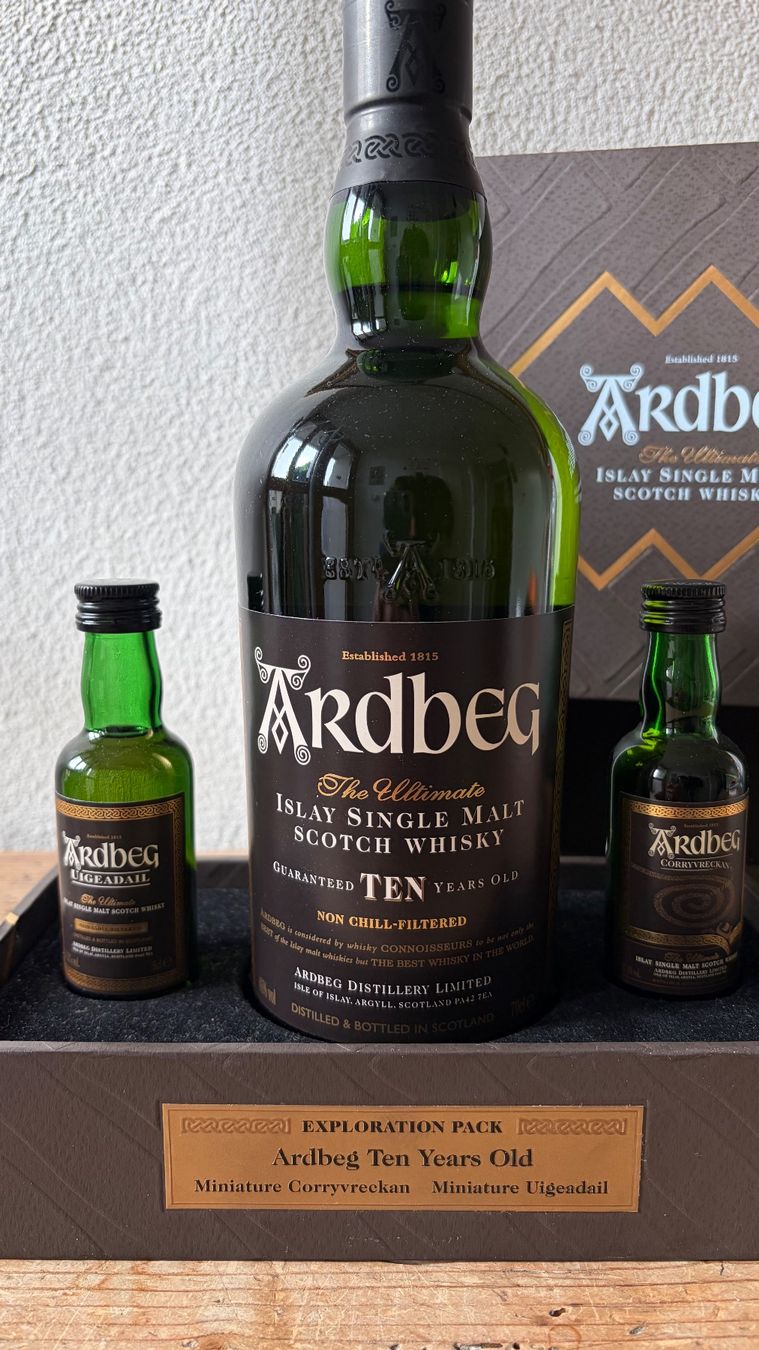 Ardbeg Bevande alcoliche: Single Malt Ardbeg Exploration Pack aus 2013 TOPZUSTAND – Usato da Stallikon venduto da felixmuster 1