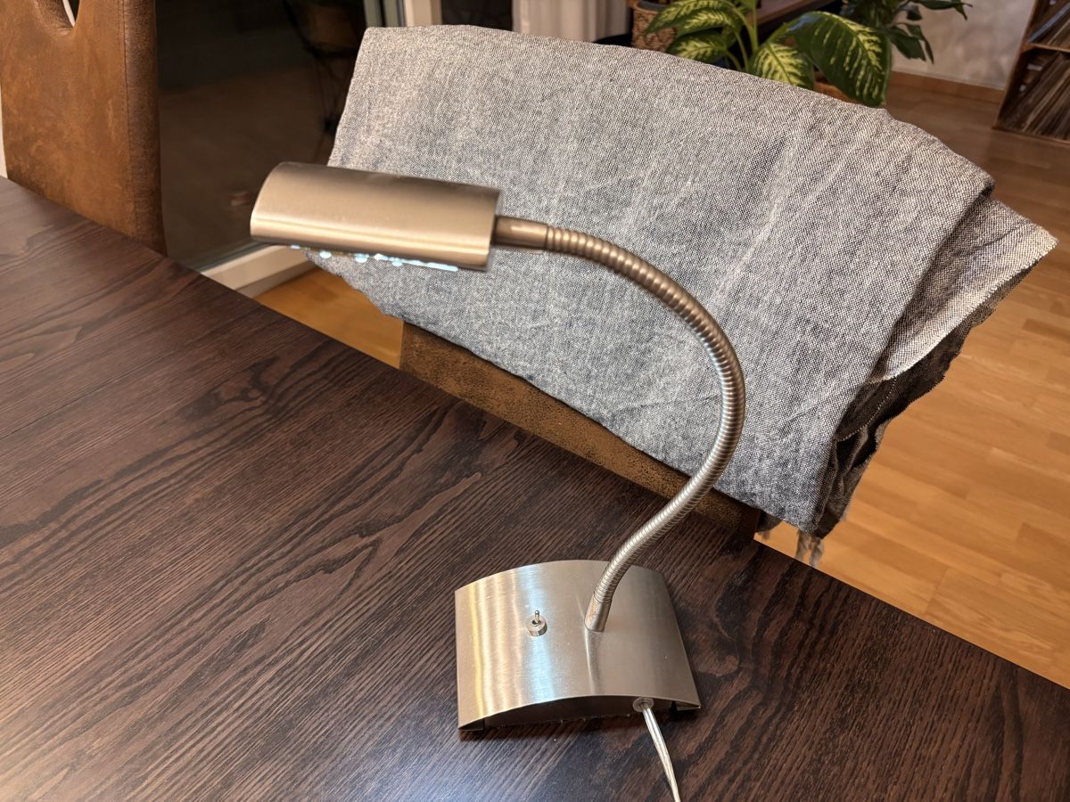 Lampade: LED Tischleuchte aus Metall – Usato da Unterentfelden venduto da Nadineb23 3