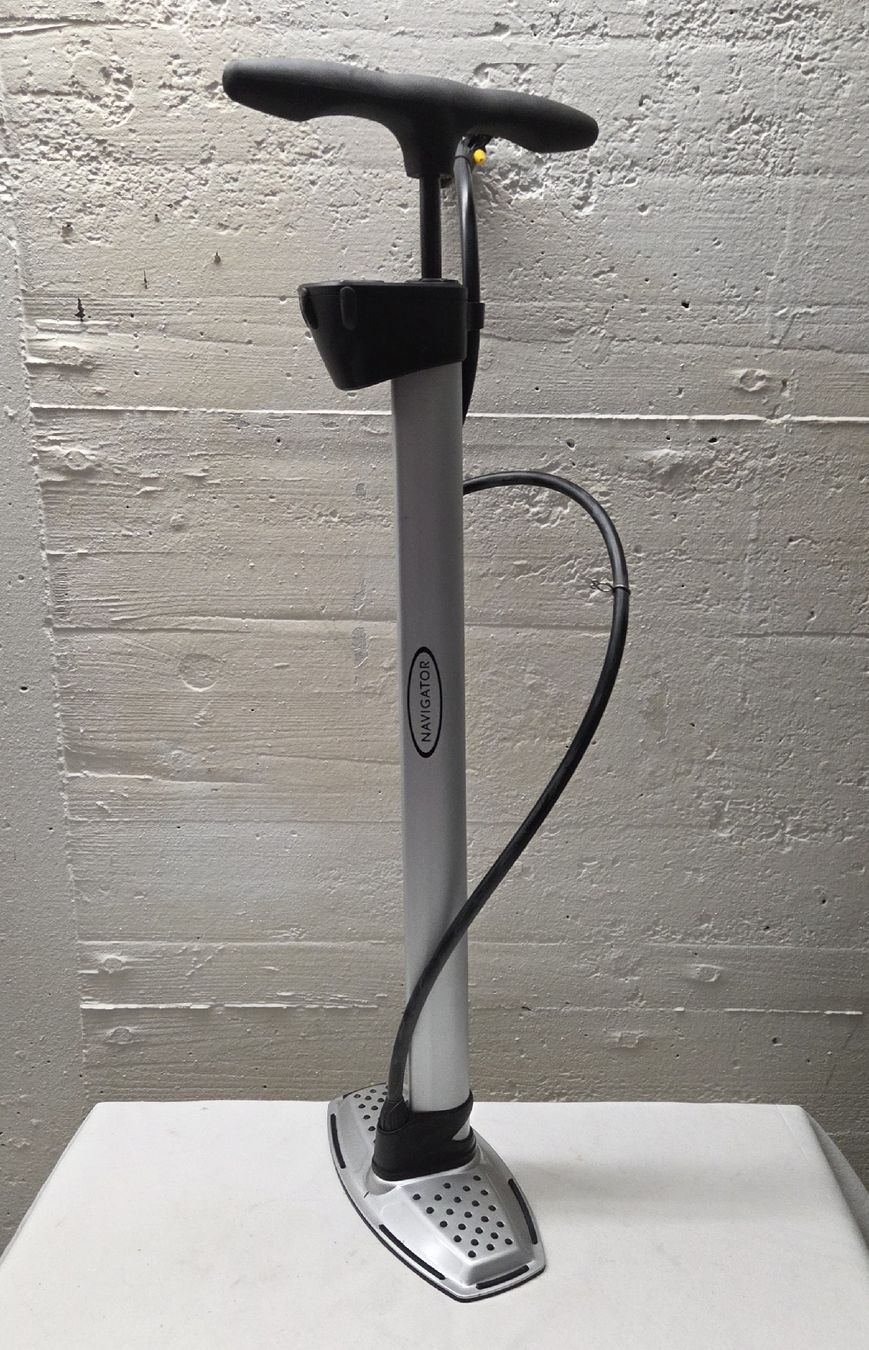 Pompe: Neue Navigator Standpumpe mit Digitalanzeige.. – Usato da Stans venduto da Ducati16 1