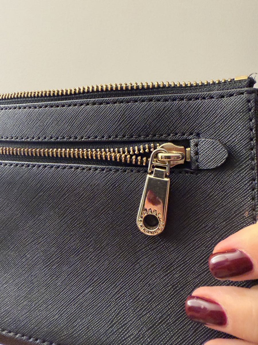 DKNY Taschen für Damen: DKNY leather small bag – Neu (gemäss Beschreibung) aus Hausen AG von nik_9sg2 2