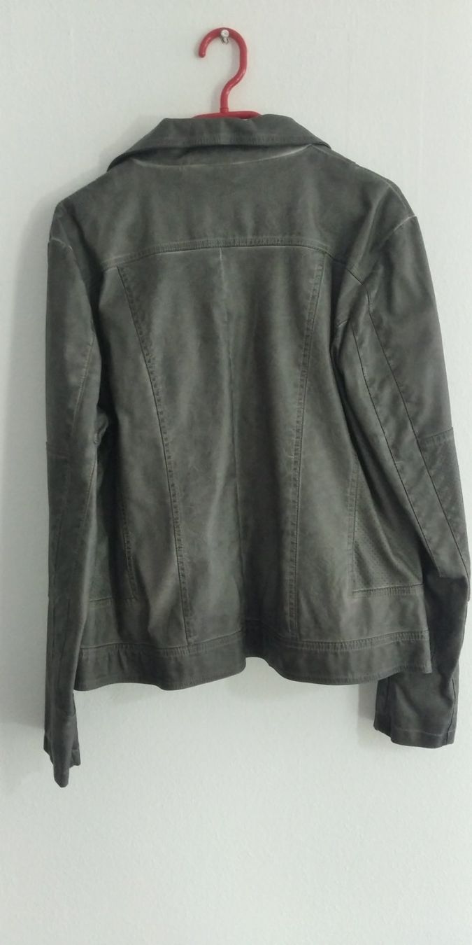 Giacche: Braune Kunstleder Jacke – Nuovo (secondo la descrizione) da Brione Verzasca venduto da pulci22 1