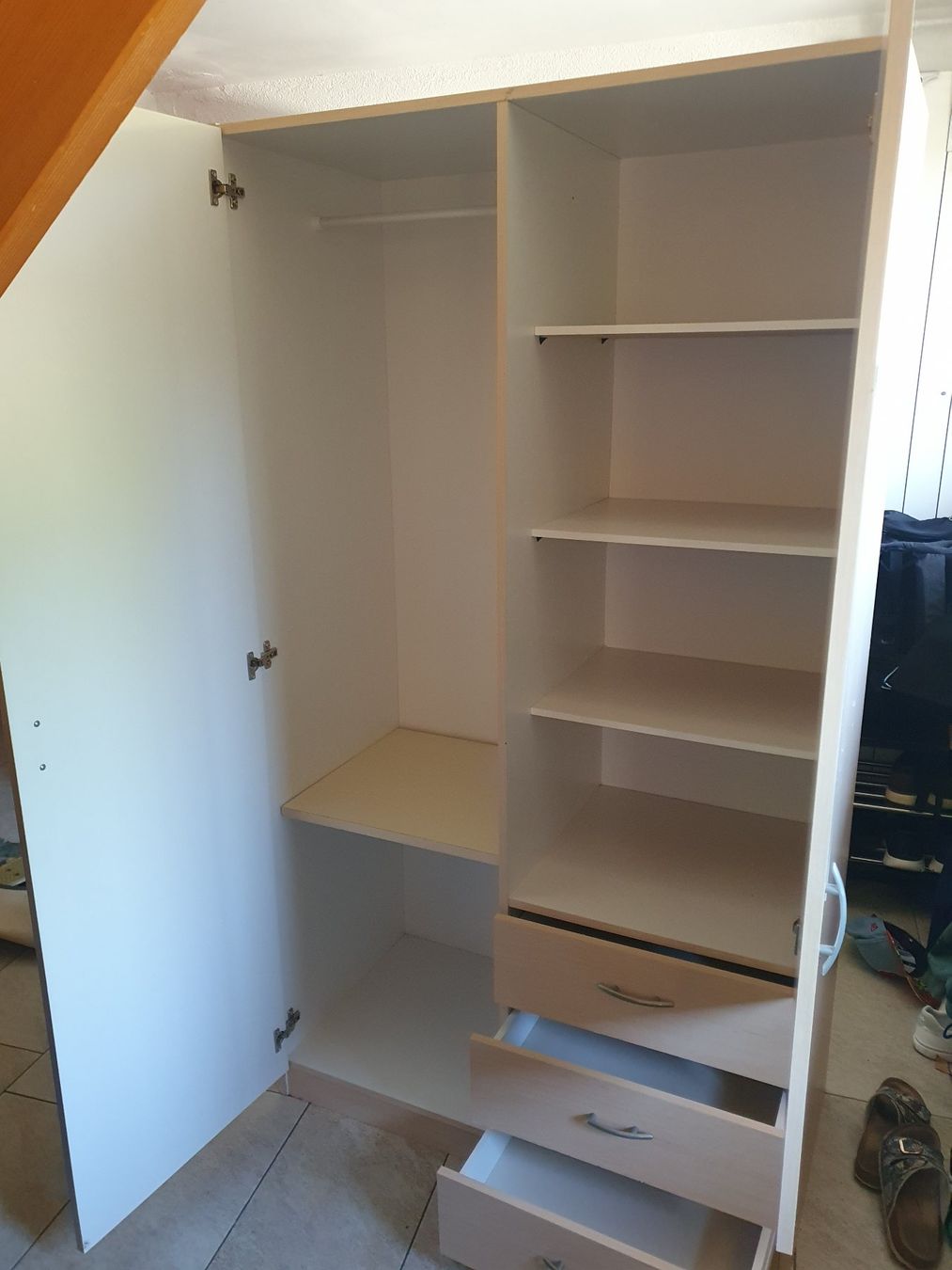 Armadi: Kleiderschrank – Usato da Jeuss venduto da Kellerhockerin 1