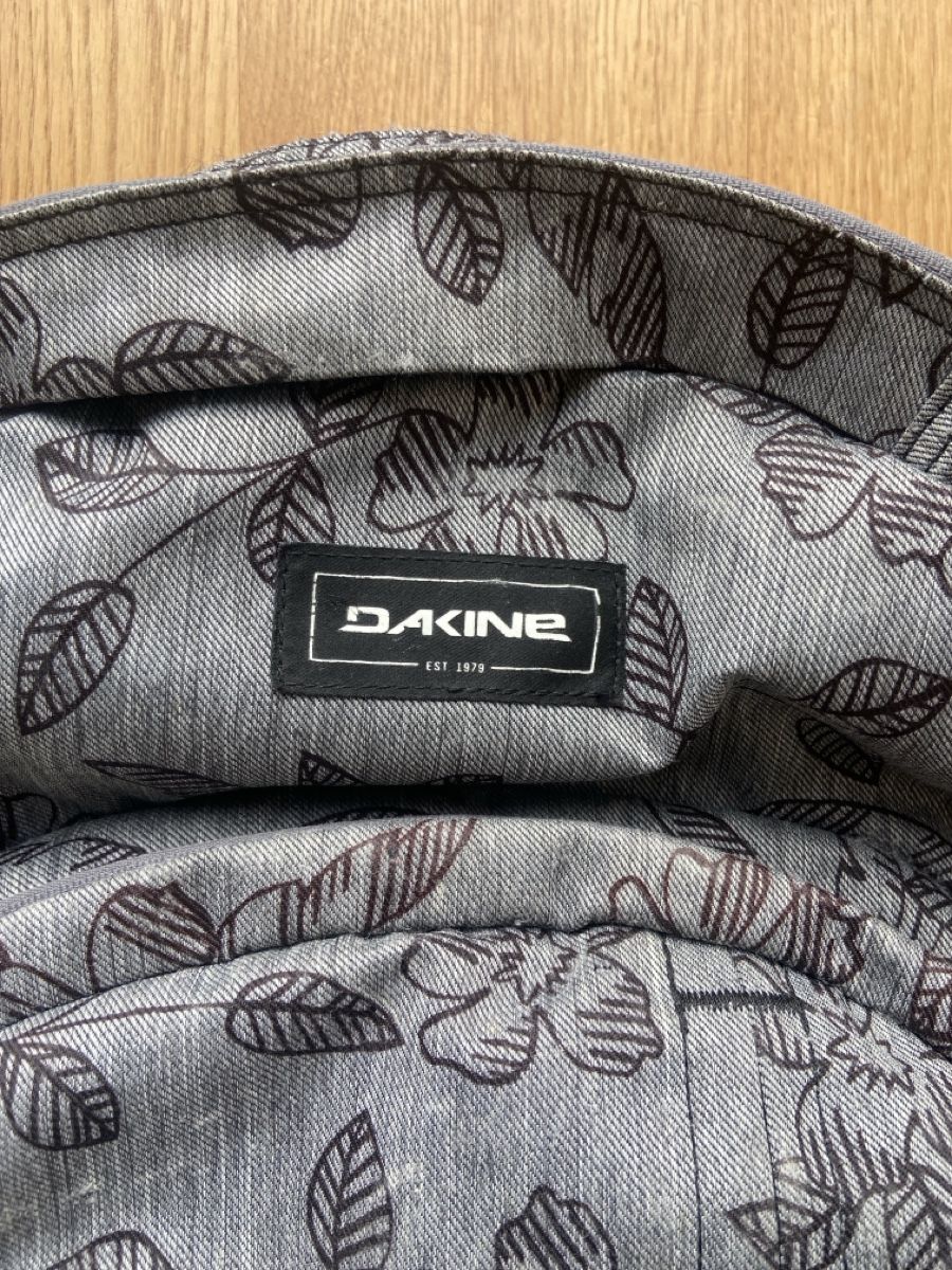 Dakine Rucksäcke: Dakine Rucksack Grau – Gebraucht aus Laufen von MoJo-2008 1