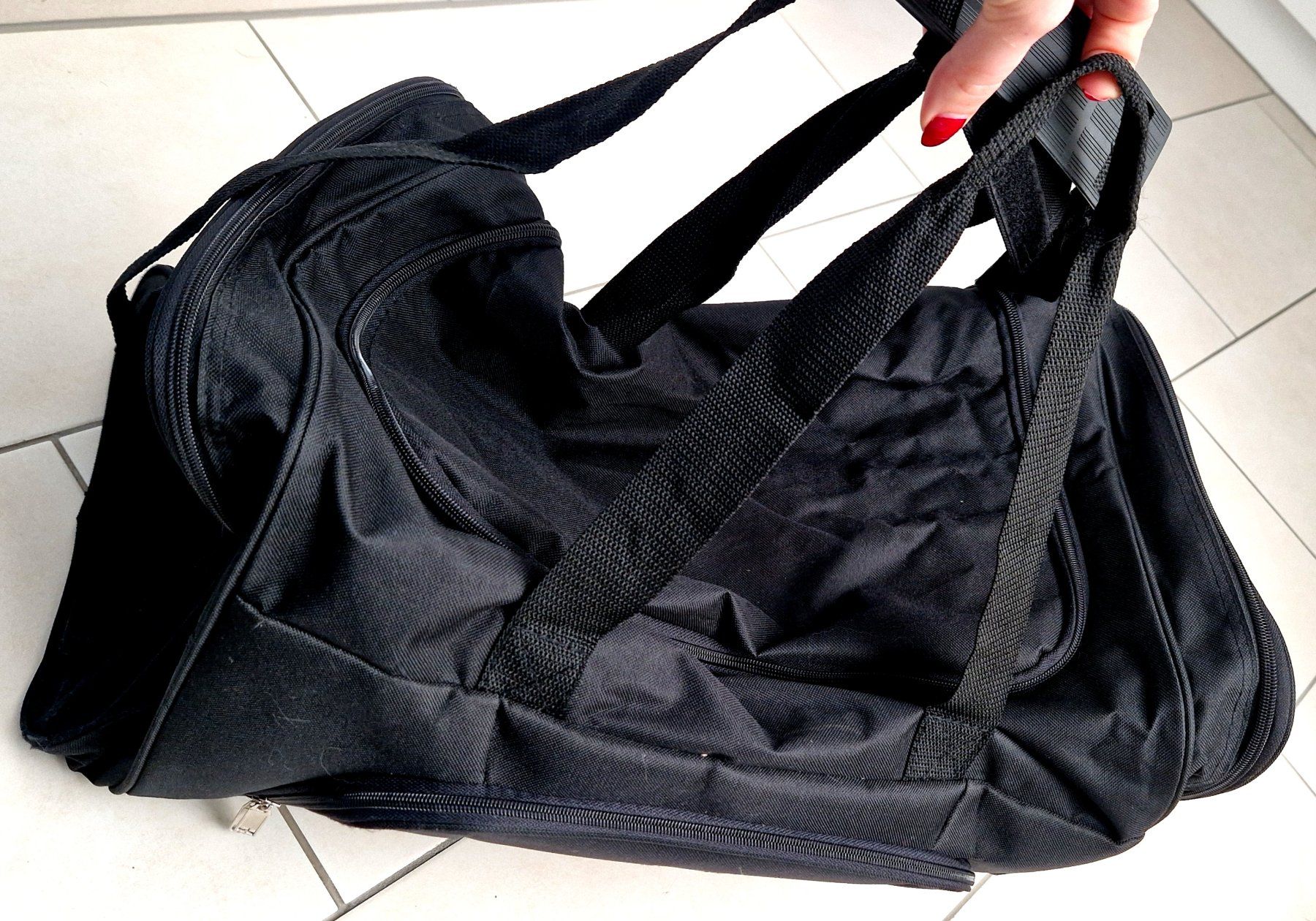 Taschen: schwarze Sporttasche – Gebraucht aus Wettingen von Lady_glam