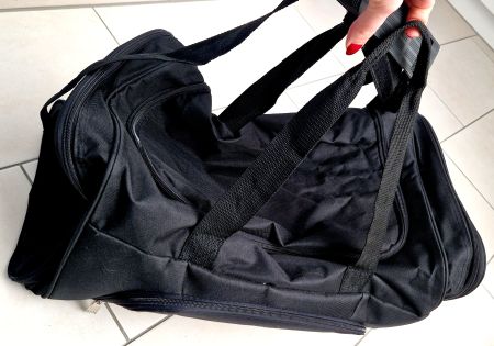 schwarze Sporttasche