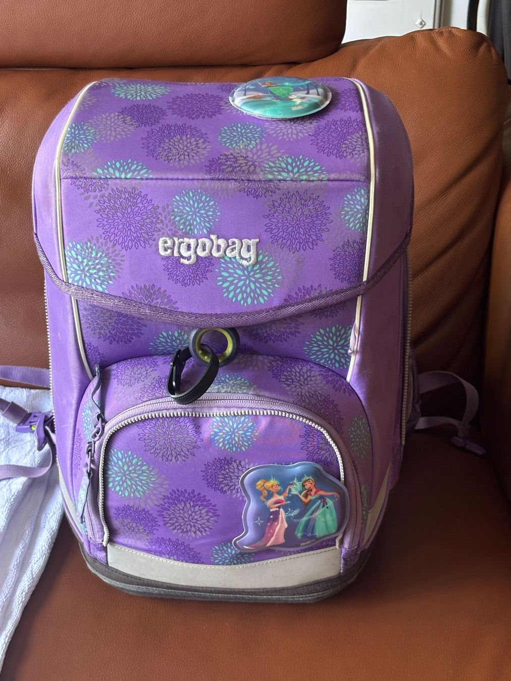 Ergobag Kindertaschen: Ergobag CUBO Schulrucksack-Set Reflex Edition – Gebraucht aus Zürich von STYLEHAUS