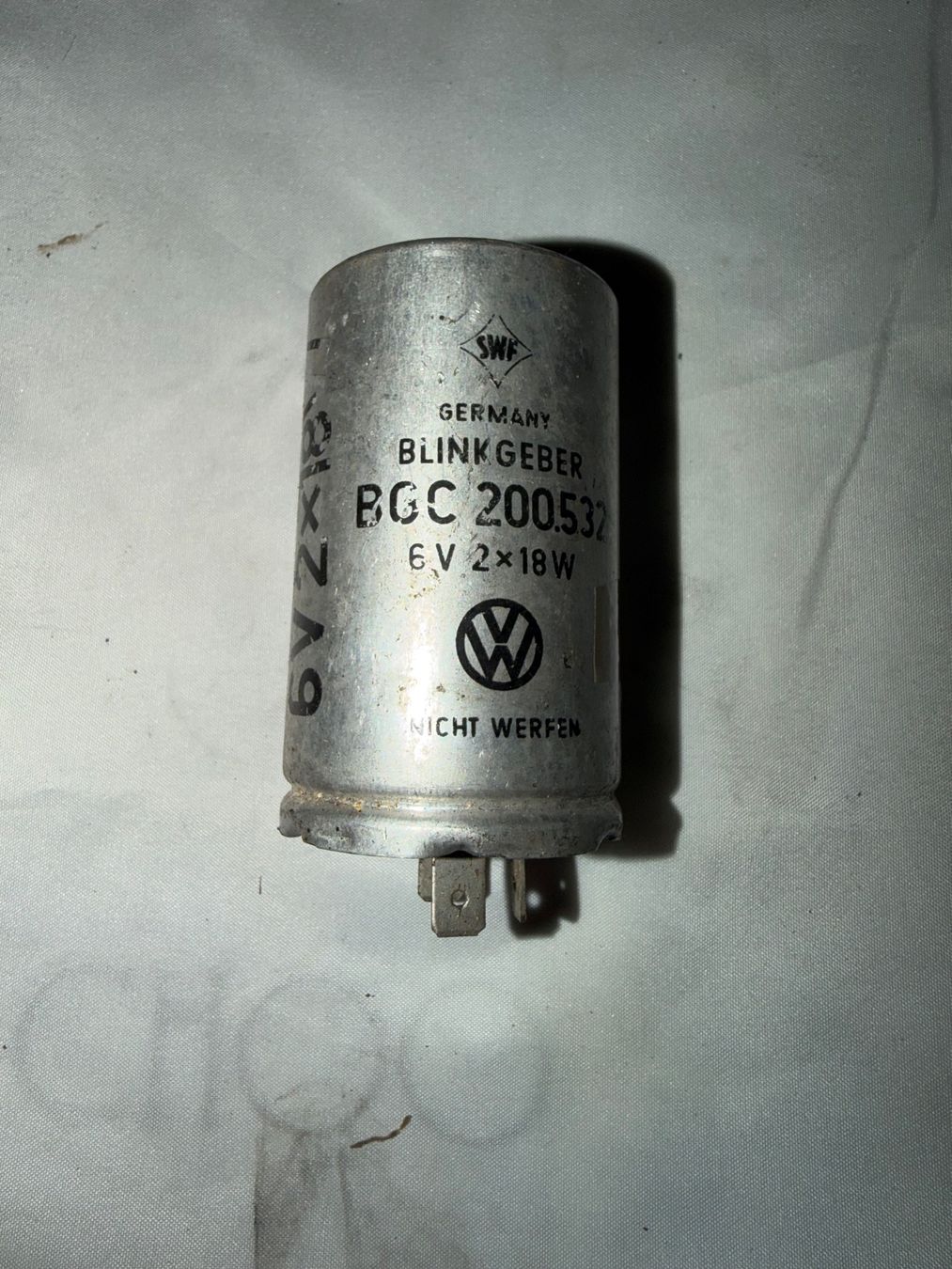Volkswagen Tutti pezzi di ricambio auto: VW Käfer Blinkergeber BGC 200532, 6V Oldtimer Rarität – Usato da Luzern venduto da Basa73 1