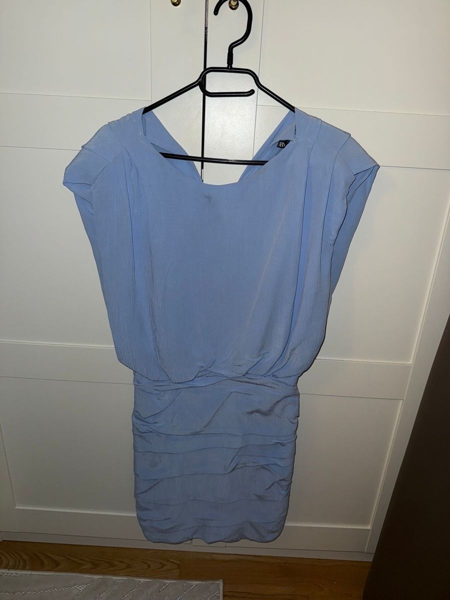 Zara Vestiti: Sommerkleid Zara Gr. M, hellblau – Usato da Grenchen venduto da Bach94