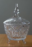 Kristallschale mit Deckel