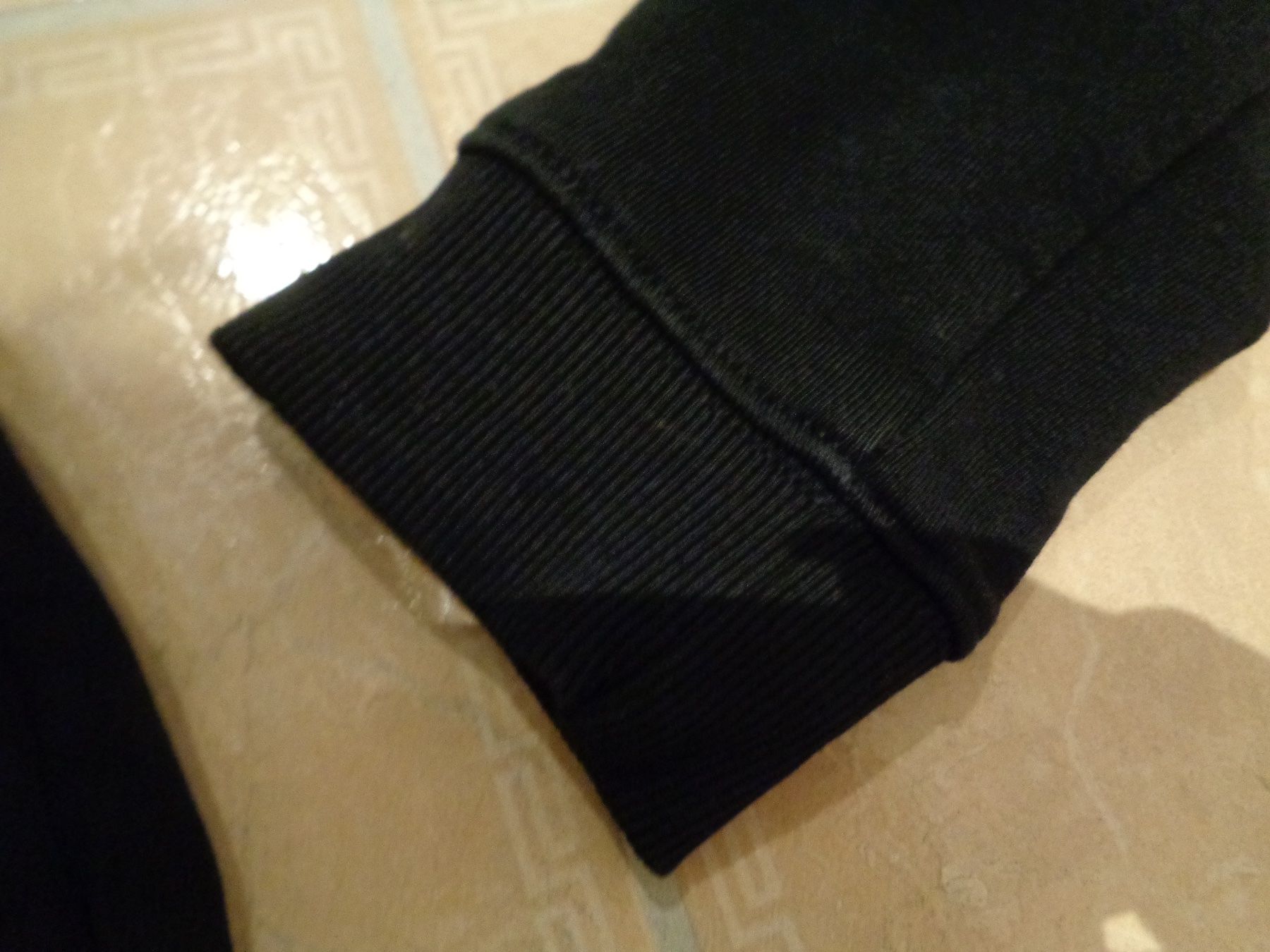 Guess Giacche & Cappotti: Guess neue Sweatshirtjacke, 12J 152 – Nuovo (secondo la descrizione) da Klingnau venduto da Markus14 1
