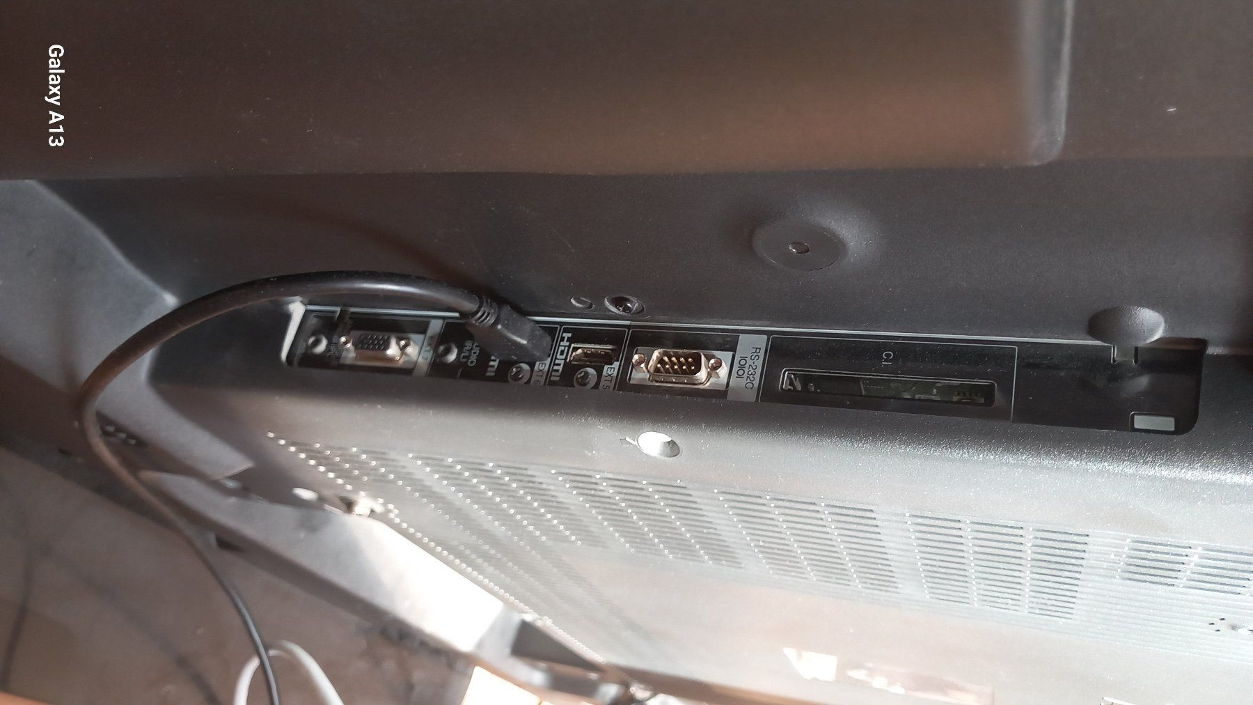 Sharp Televisori: Ich verkaufe einen gebrauchten Sharp Aquos Fernseher. – Difettoso da Zürich venduto da vit_hhl7 2