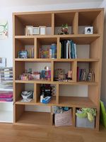 Étagère en bois chêne 8 compartiments bon état