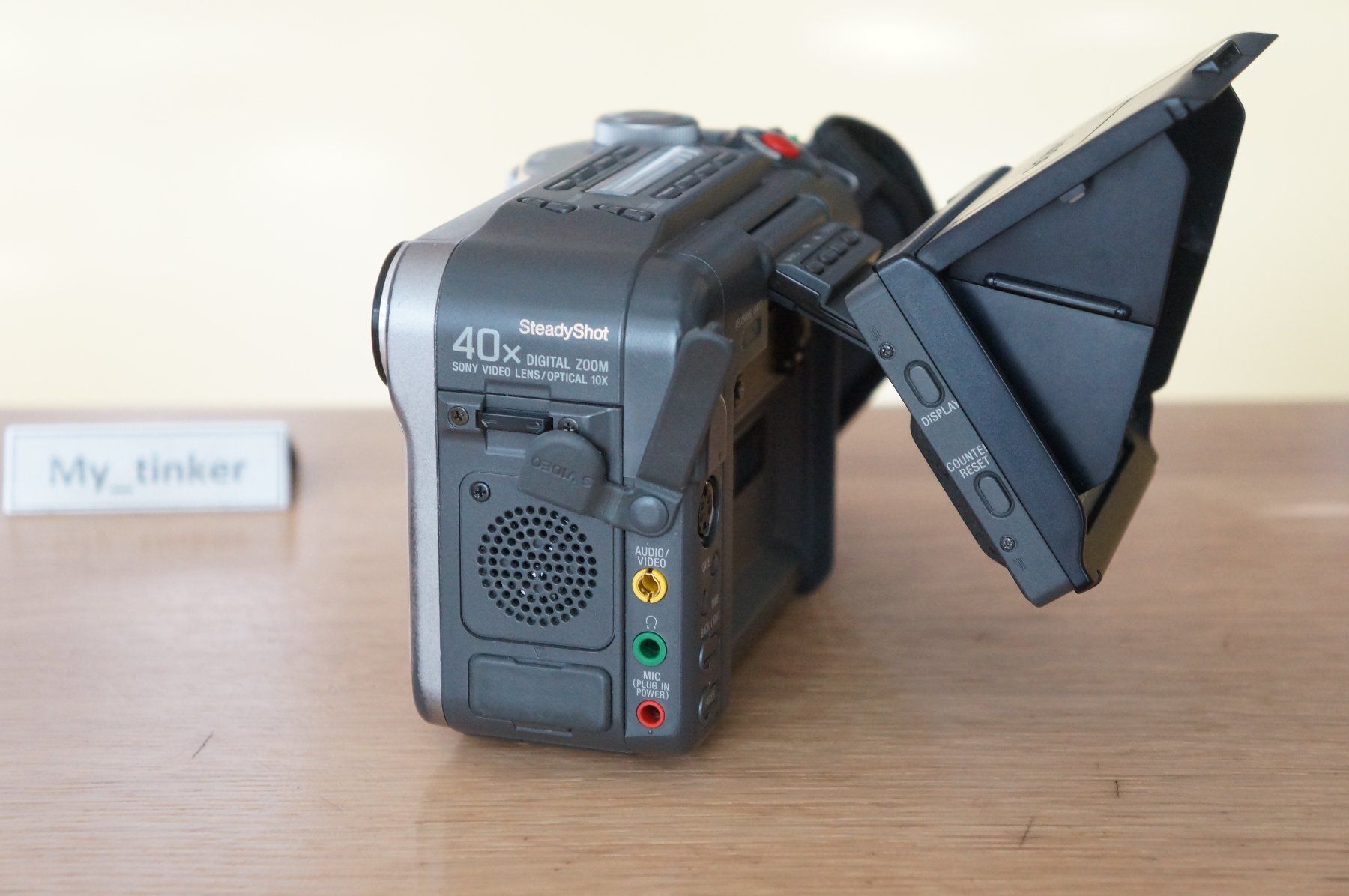 Sony Camcorder: SONY SC55E ... Hi8 Stereo Camcorder ... – Gebraucht aus St.Gallen von  3