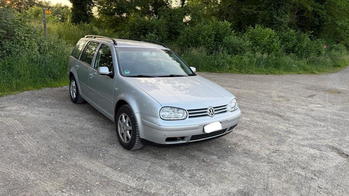 VW Automobili: VW Golf 4 Variant Defekt – Difettoso da Zufikon venduto da nra_y6tr