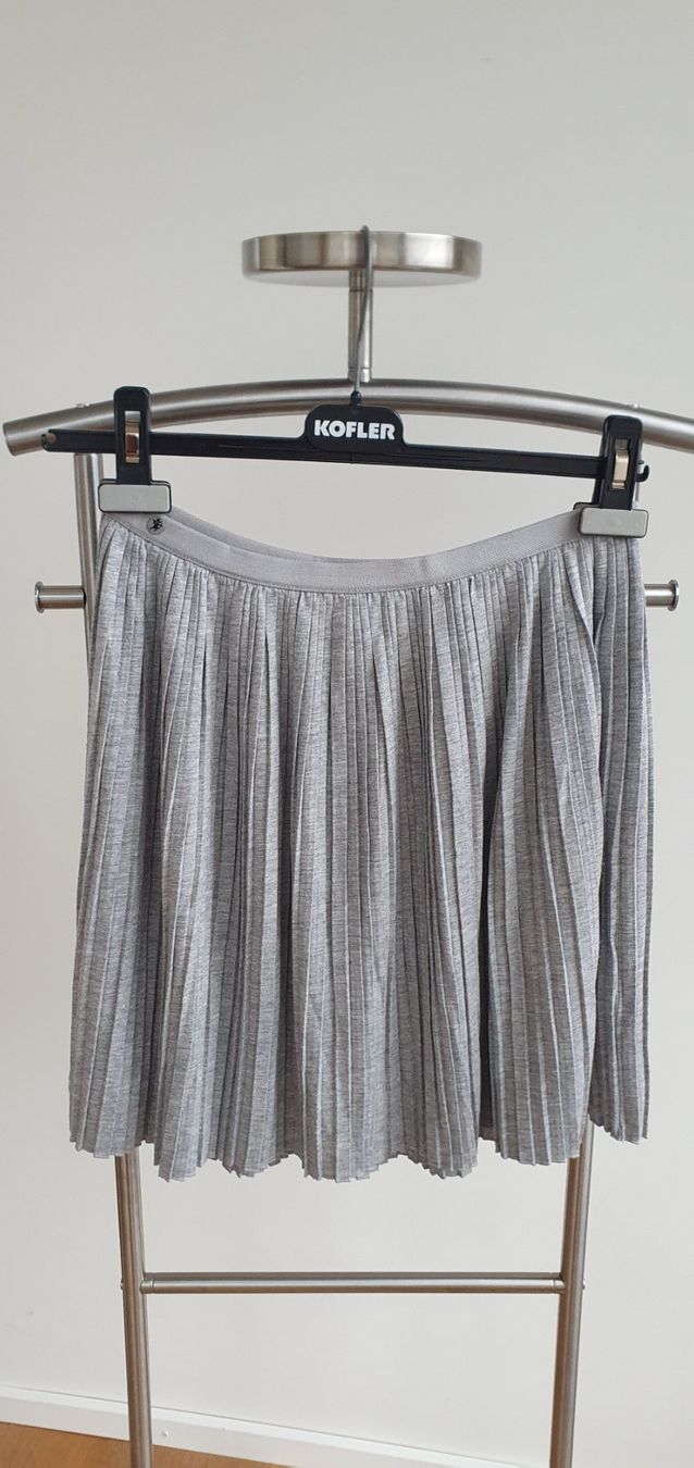 Esprit Gonne: Plissee Rock hellgrau EDC Esprit Grösse XS/34 – Usato da Stansstad venduto da InStyle8