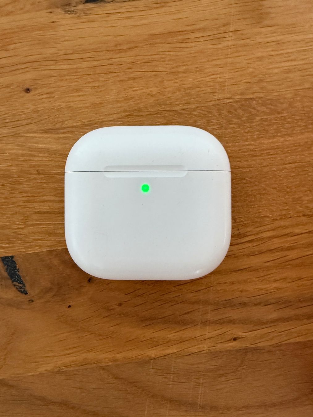 Apple Cuffie: APPLE AirPods 4 Charging Case – Usato da Lausanne venduto da Nine1982 4