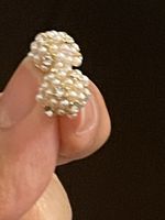 Clous d’oreilles et petites perles neufs 0,9 cm X 0,9 cm