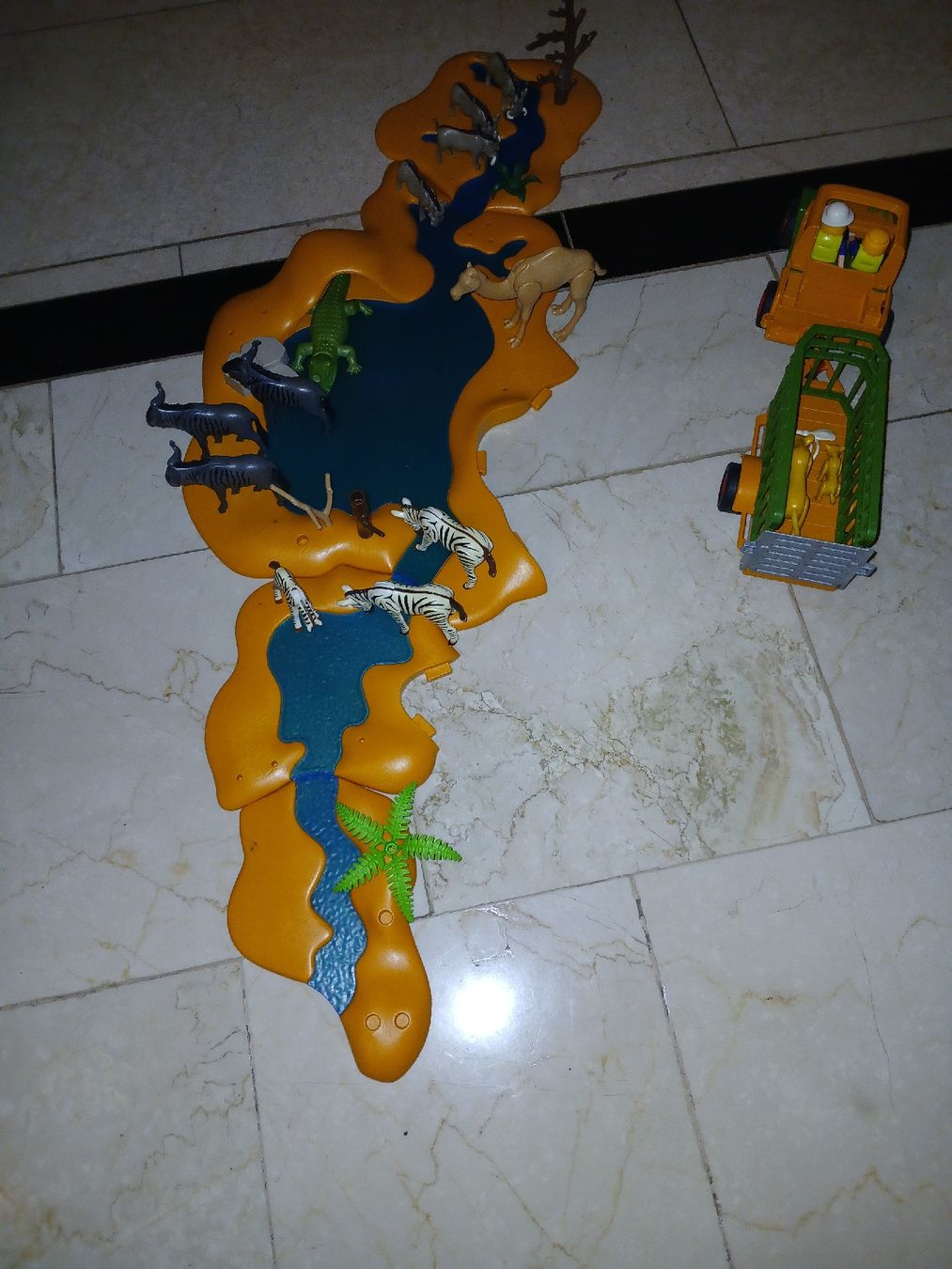 Playmobil Giocattoli: playmobil savane mit auto – Usato da Reichenburg venduto da Tutti81 2