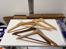 Holzkleiderbügel (hochwertiges Holz) 5 stk