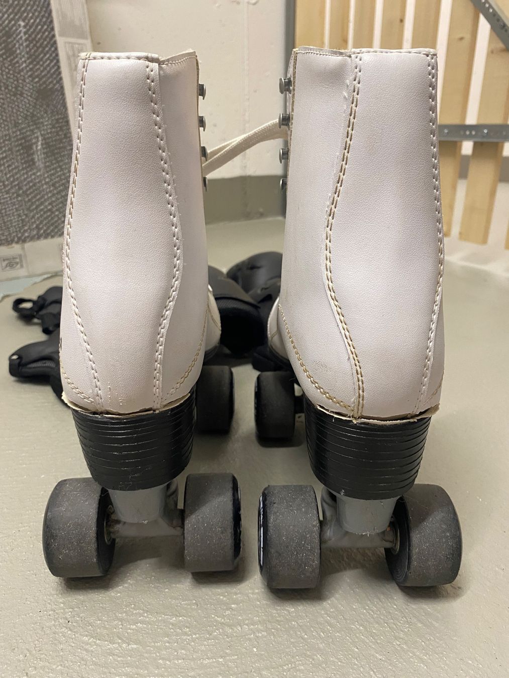 Patins à roul. & inline: Rollschuhe mit Schoner – D'occasion à Udligenswil par ale_wqx2 3