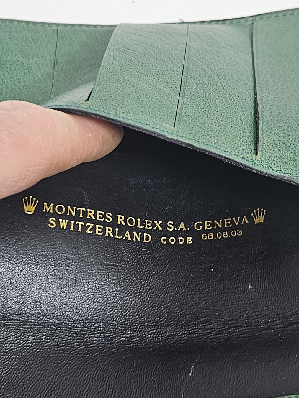 Rolex Uhren: Rolex Reisepasshülle grün Leder Code 68.08.03  – Gebraucht aus Schlieren von Bestleo 7