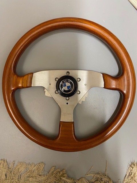 Tutti pezzi di ricambio auto: Lenkrad Momo aus Holz – Usato da Gommiswald venduto da geha01