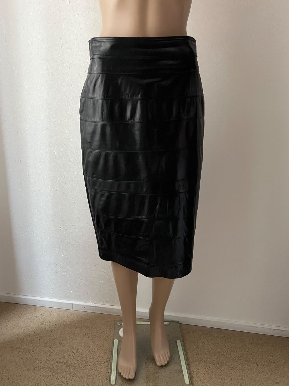Röcke: CLAUDIA STRÄTER Lederrock 🖤 – Gebraucht aus Zürich von ClosetQueen 7
