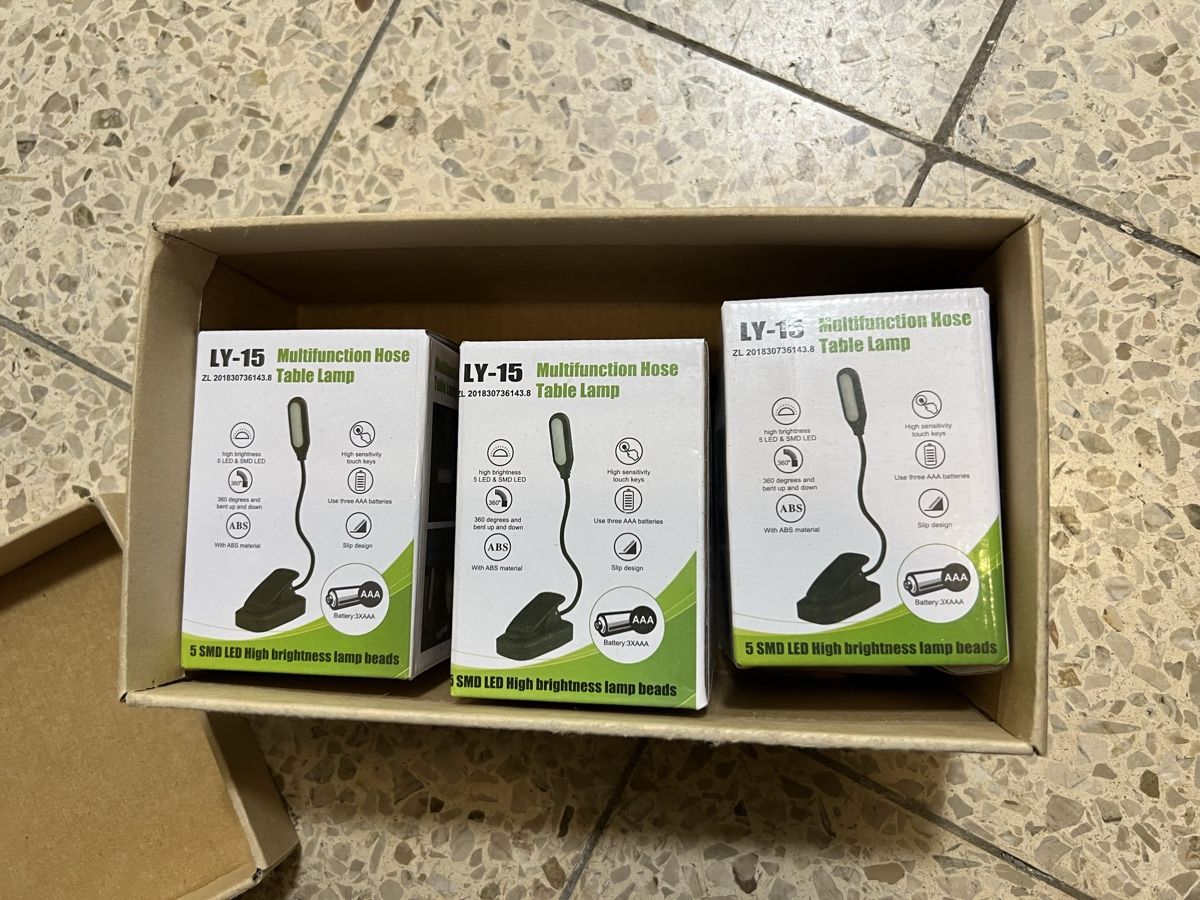 Lampade: Lampe de table LED multifonctionnelle - État neuf ! – Nuovo (secondo la descrizione) da Préverenges venduto da Dani_La_Brocante