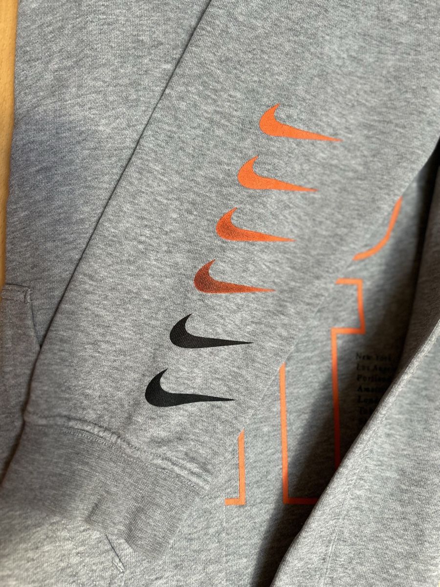 Nike Maglioni & Felpe: Cooler Nike Sweat Hoodie – Usato da Waltenschwil venduto da Hendi 1